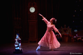 Sereina Mowlem as Young Clara
