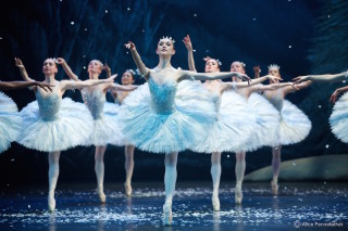 Snowflakes in ENB's Nutcracker