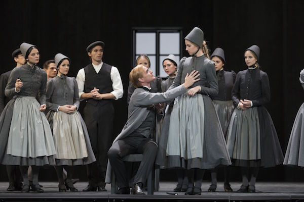 Nikolaj Hübbe as Madge
