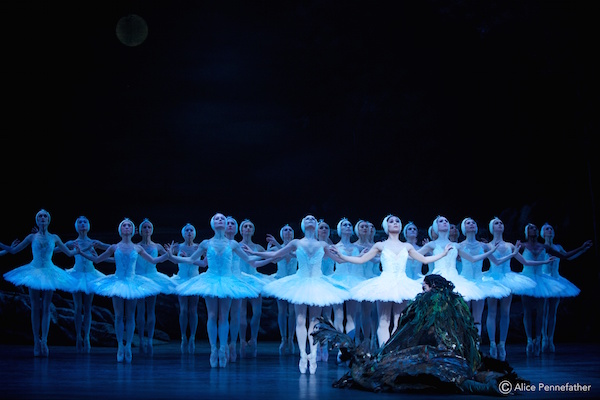 Artists of English National Ballet in Swan Lake