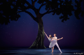 Artur Shesterikov and Maia Makhateli in Cinderella