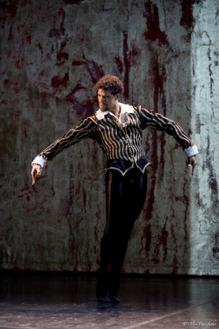 Carlos Acosta in Will Tuckett's Elizabeth