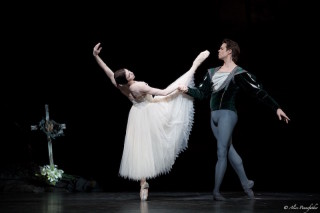 Natalia Osipova as Giselle and Matthew Golding as Albrecht