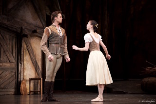 Natalia Osipova as Giselle and Matthew Golding as Albrecht