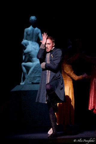 Bennet Gartside as King Leontes in Wheeldon's The Winter's Tale