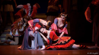 Anna Tikhomirova as Mireille de Poitiers and Artists of the Bolshoi Ballet.