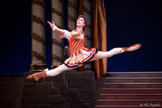 Artem Ovcharenko as Antoine Mistral