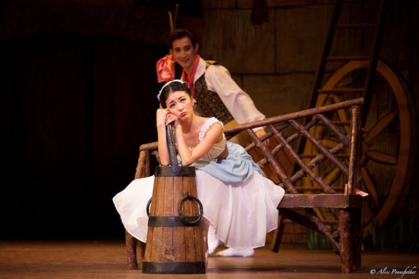 Yuhui Choe as Lise and Valentino Zucchetti as Colas in La Fille Mal Gardée