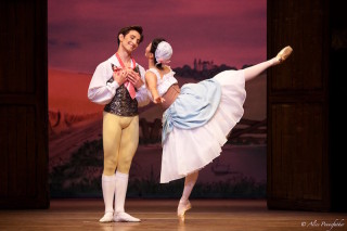 Yuhui Choe as Lise and Valentino Zucchetti as Colas in La Fille Mal GardÃ©e