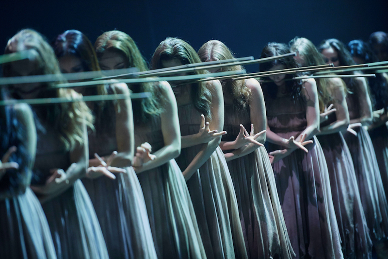 Artistes du ballet national anglais dans la Giselle d'Akram Khan