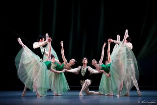 Beatriz Stix-Brunell, Laura Morera, Anna Rose O'Sullivan, Helen Crawford, Valeri Hristov, James Hay and Ryo Hirano in Emeralds