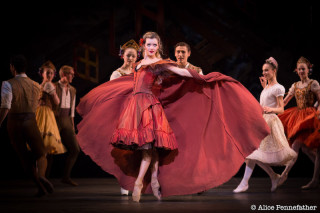 Mia Thompson in Le Baiser de la Fee