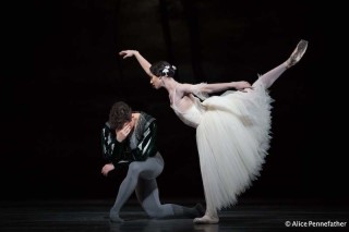 Alexander Campbell as Albrecht and Francesca Hayward as Giselle
