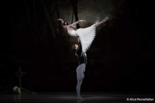 Alexander Campbell as Albrecht and Francesca Hayward as Giselle