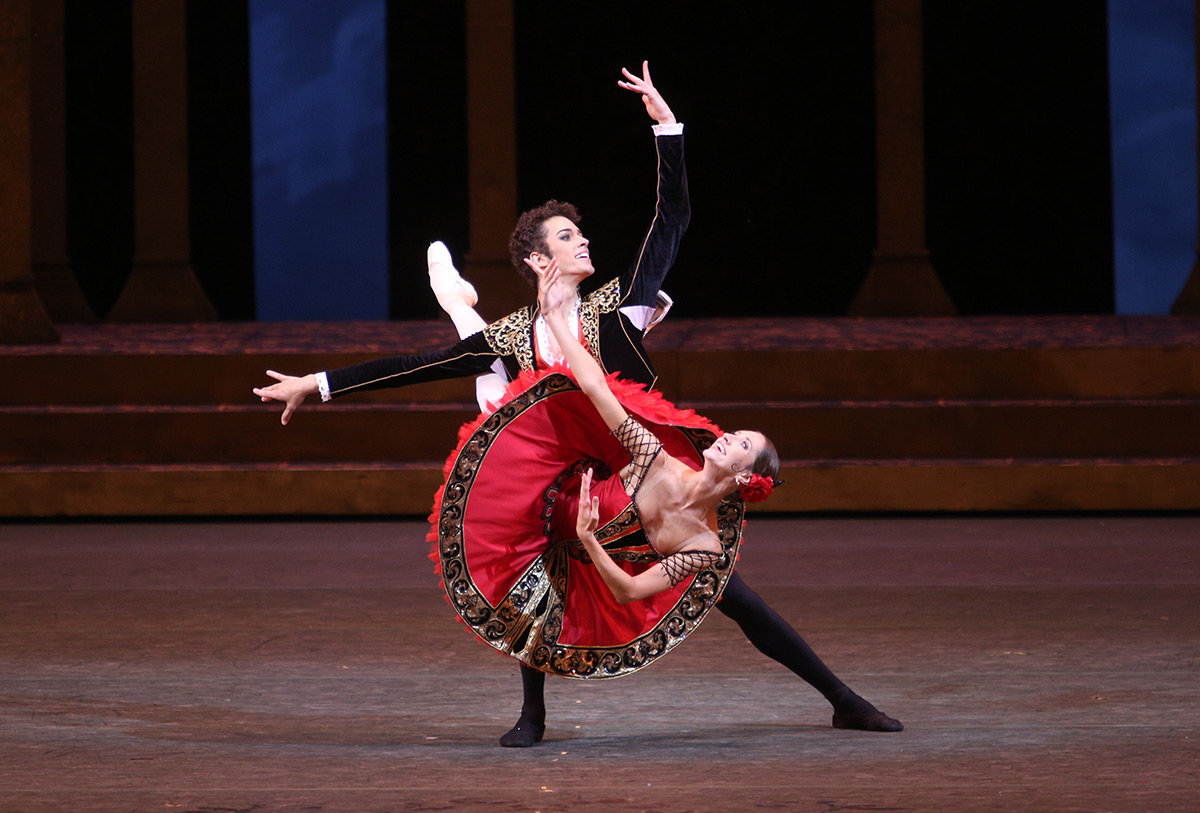 Margarita Shrayner et David Motta Soares dans Don Quichotte.